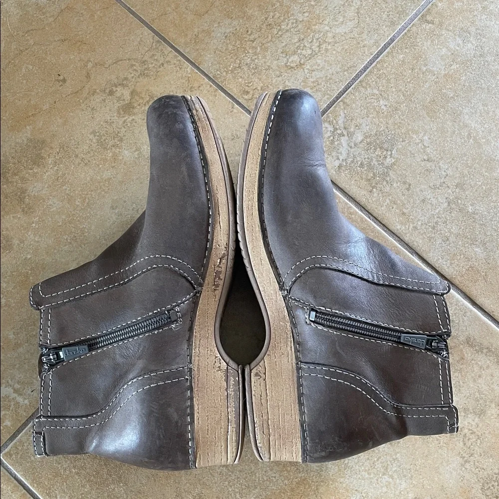 Dansko Women's Barbara Clog Boot Taupe Nubuck Size 40 9-9.5 - Picture 7 of 13